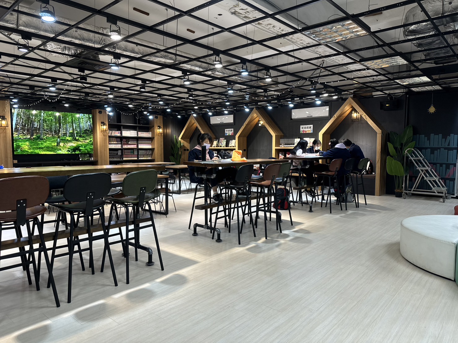 海山高中：圖書館一館 /商空+主視覺系列整體設計 13