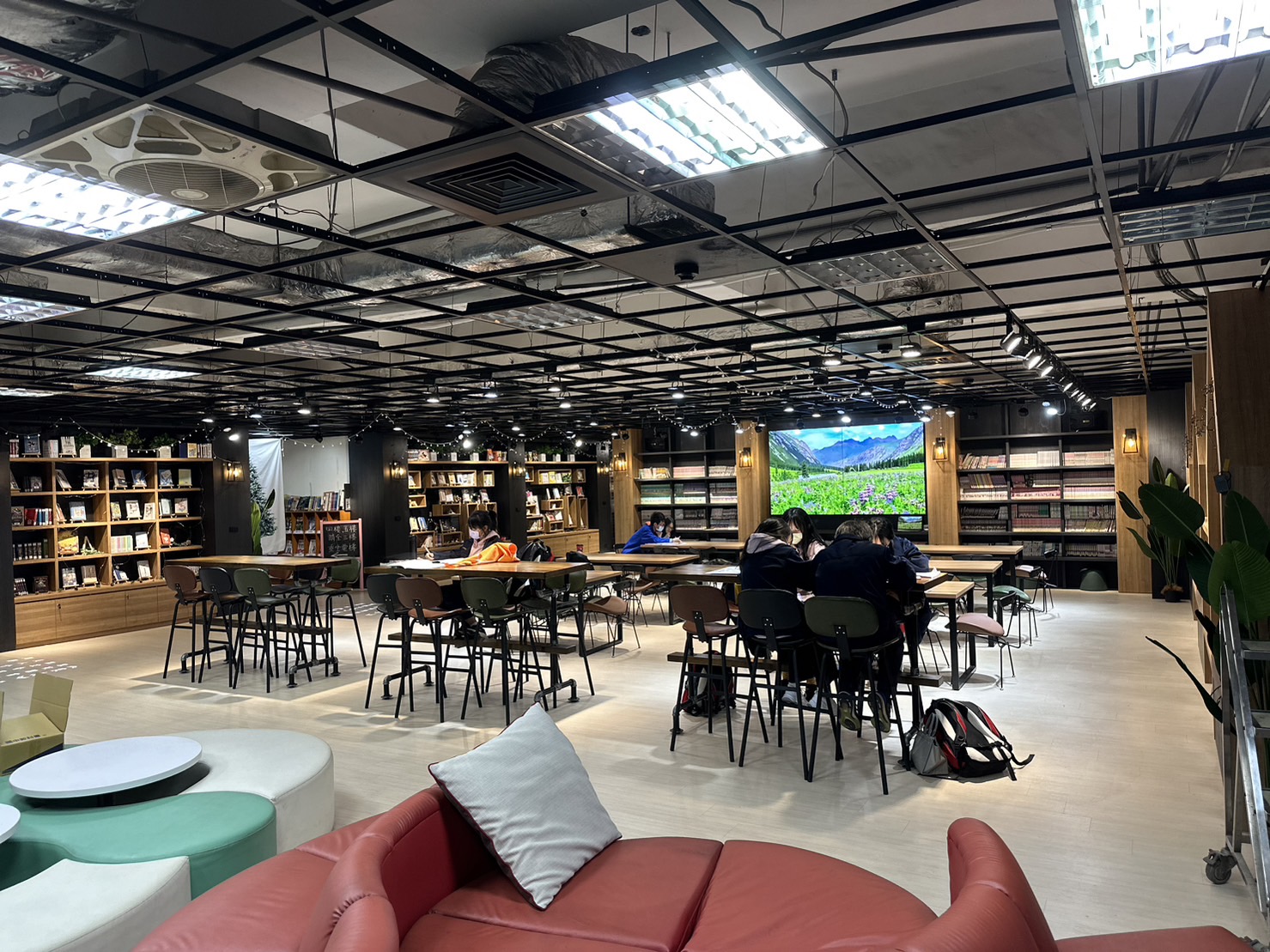 海山高中：圖書館一館 /商空+主視覺系列整體設計 19