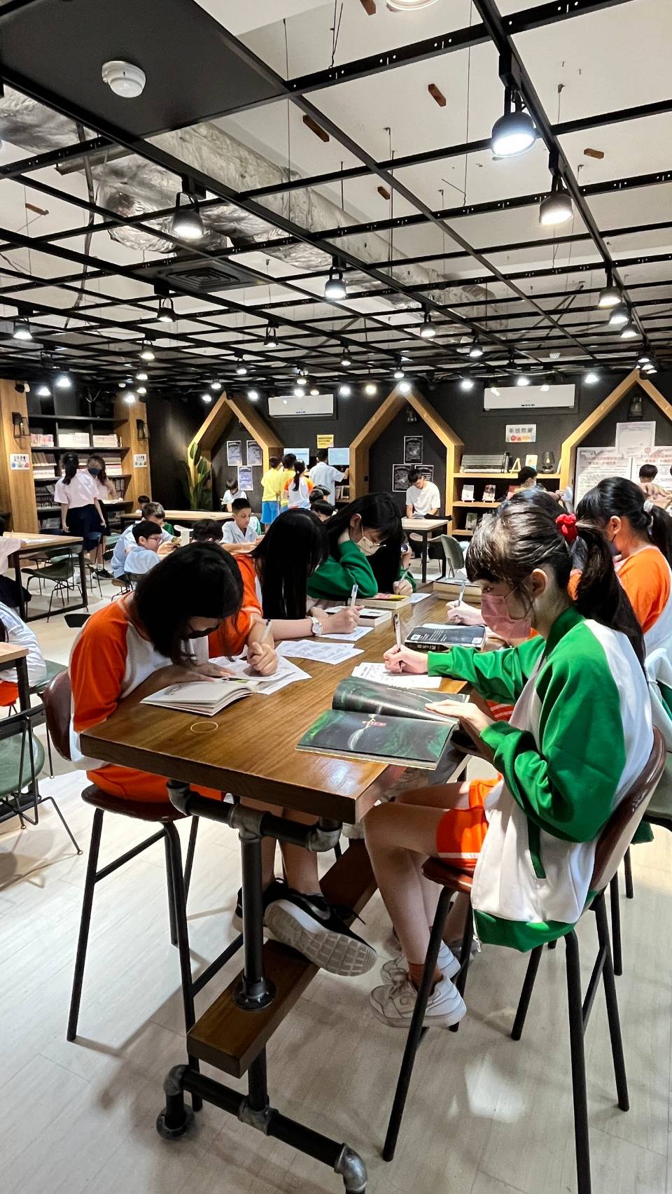 海山高中：圖書館一館 /商空+主視覺系列整體設計 10