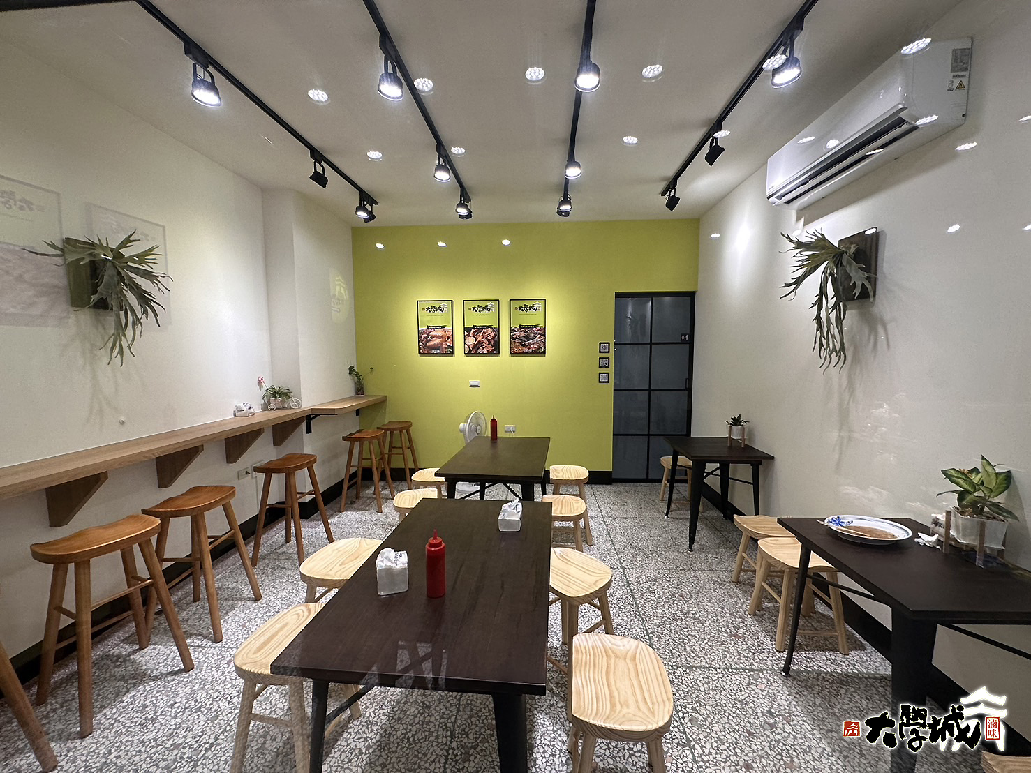 大學城滷味：商空+CIS主視覺系列整體設計 30
