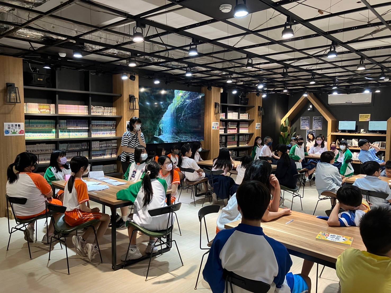 海山高中：圖書館一館 /商空+主視覺系列整體設計 11